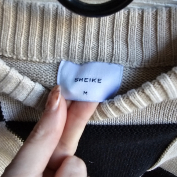 SHEIKE Cropped Bell Sleeve Sweater, Size M - Picture 2 of 3